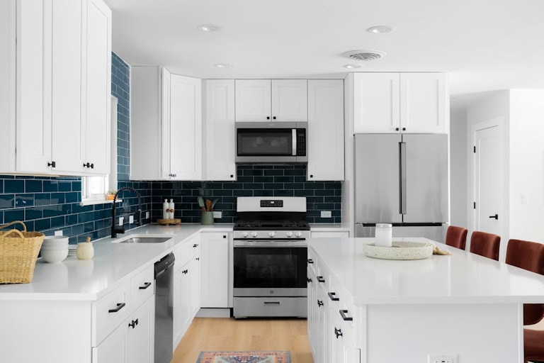 Photo 13 of 33 - 2300 Fair Oaks Dr, Austin, TX 78745