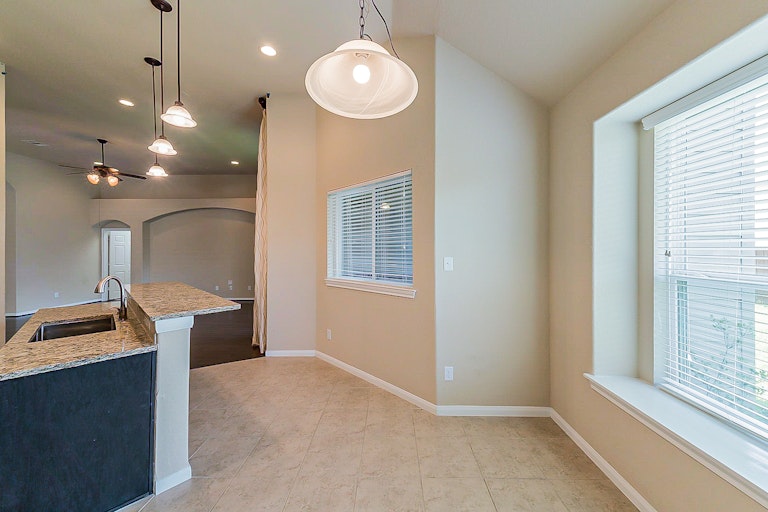 Photo 11 of 35 - 13707 Parkers Cove Ct, Houston, TX 77044