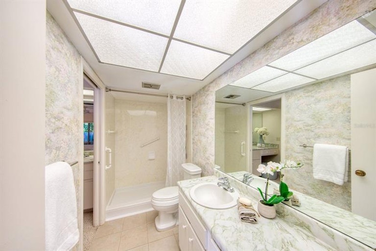 Photo 13 of 39 - 1614 Berwick Ct Unit C, Palm Harbor, FL 34684