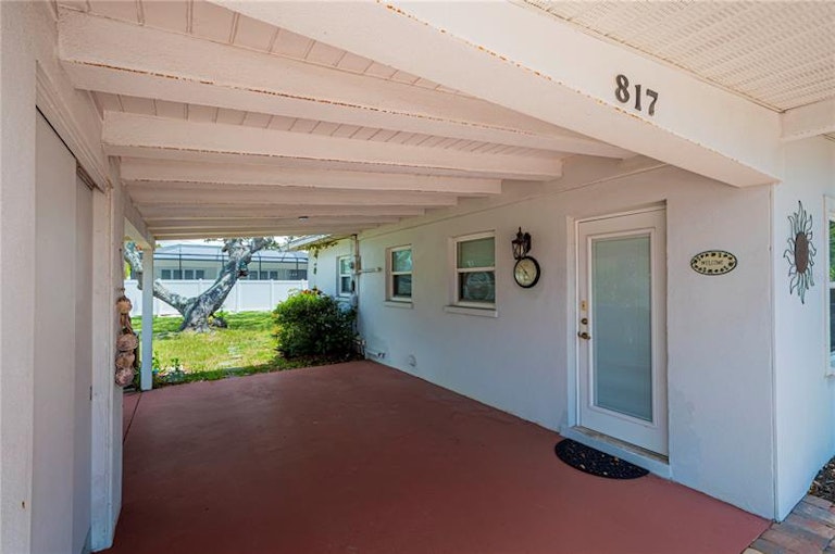 Photo 4 of 35 - 817 Harbor Dr S, Venice, FL 34285