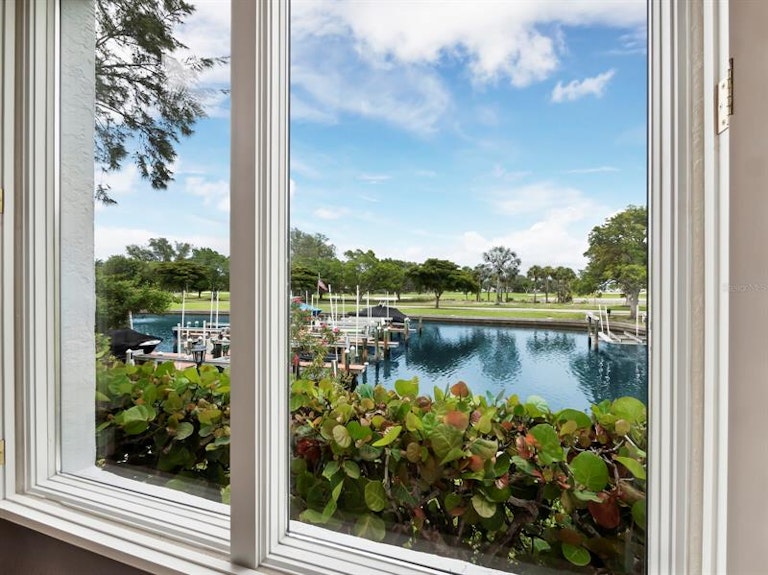 Photo 13 of 68 - 617 Weston Pointe Ct, Longboat Key, FL 34228