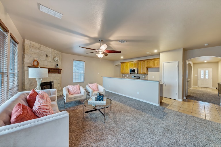 Photo 14 of 29 - 1409 Dun Horse Dr, Haslet, TX 76052