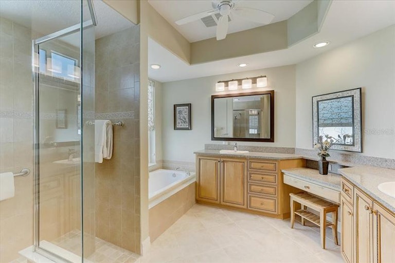 Photo 20 of 53 - 7711 Ashley Cir, Bradenton, FL 34201