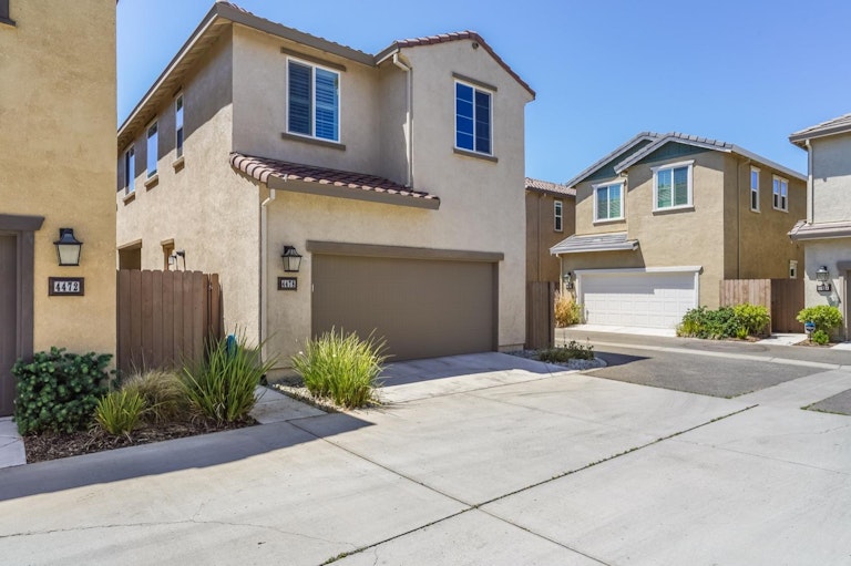 Photo 4 of 29 - 4478 Natomas Central Dr, Sacramento, CA 95834