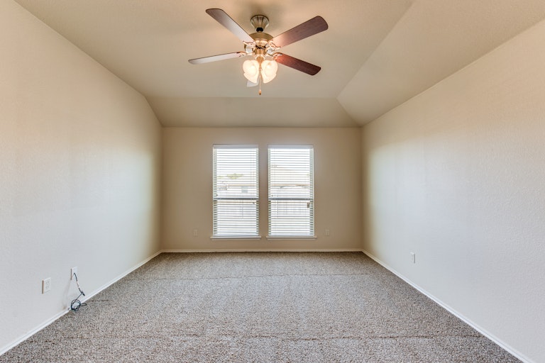 Photo 13 of 23 - 1818 Burl Ln, Anna, TX 75409
