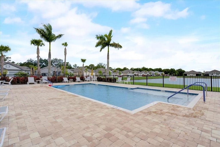 Photo 36 of 38 - 6026 Amberly Dr, Bradenton, FL 34208