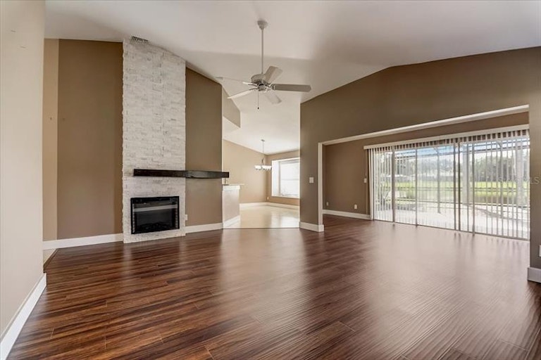 Photo 8 of 58 - 2305 Piper Glen Ct, Sun City Center, FL 33573