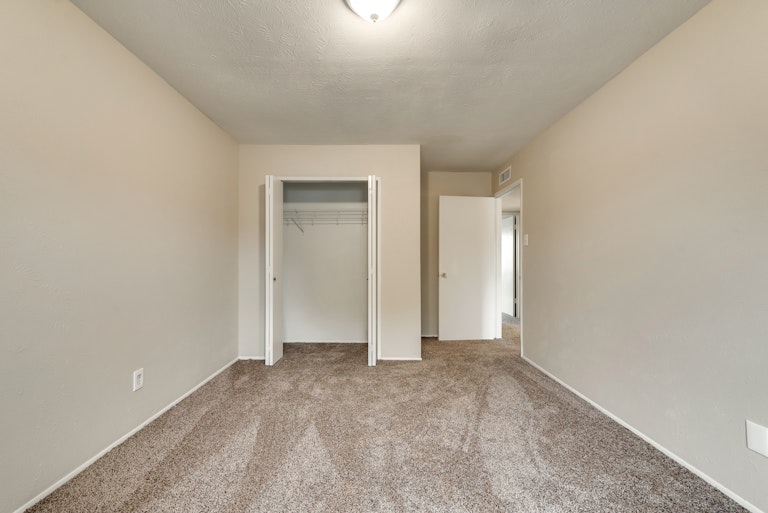 Photo 21 of 27 - 7302 Christie Ln, Dallas, TX 75249