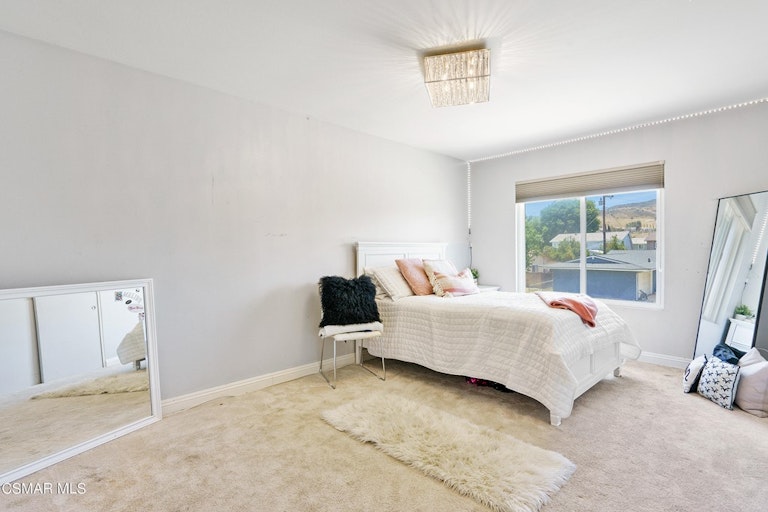Photo 9 of 14 - 2431 Invar Ct, Simi Valley, CA 93065