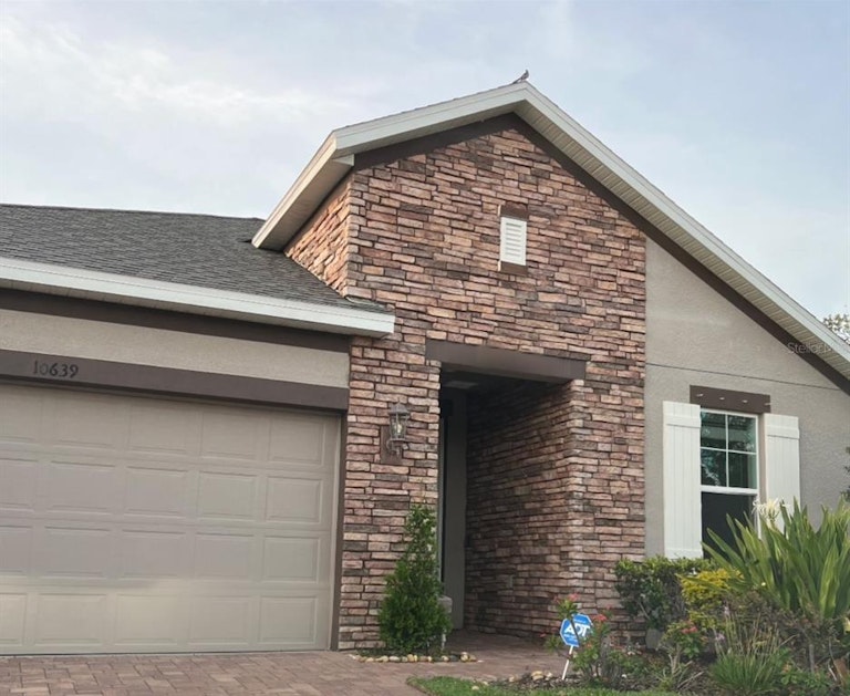 Photo 3 of 37 - 10639 Cardera Dr, Riverview, FL 33578