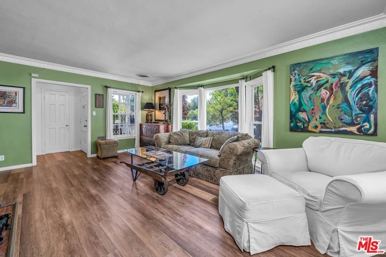Photo 6 of 45 - 10643 Blix St, North Hollywood, CA 91602