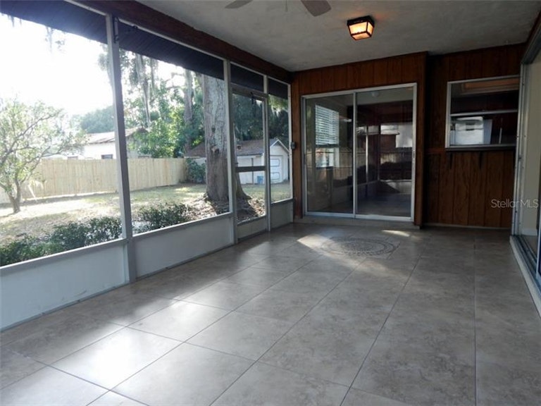 Photo 19 of 25 - 1854 Vamo Dr, Sarasota, FL 34231