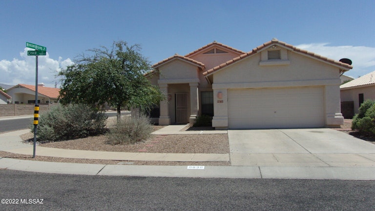 Photo 1 of 27 - 9836 E Cisco Ct, Tucson, AZ 85748
