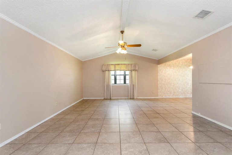 Photo 5 of 25 - 335 William Morton Dr, Richmond, TX 77406