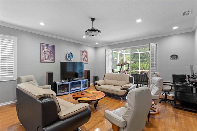 Photo 12 of 44 - 9313 Hunters Park Way, Tampa, FL 33647