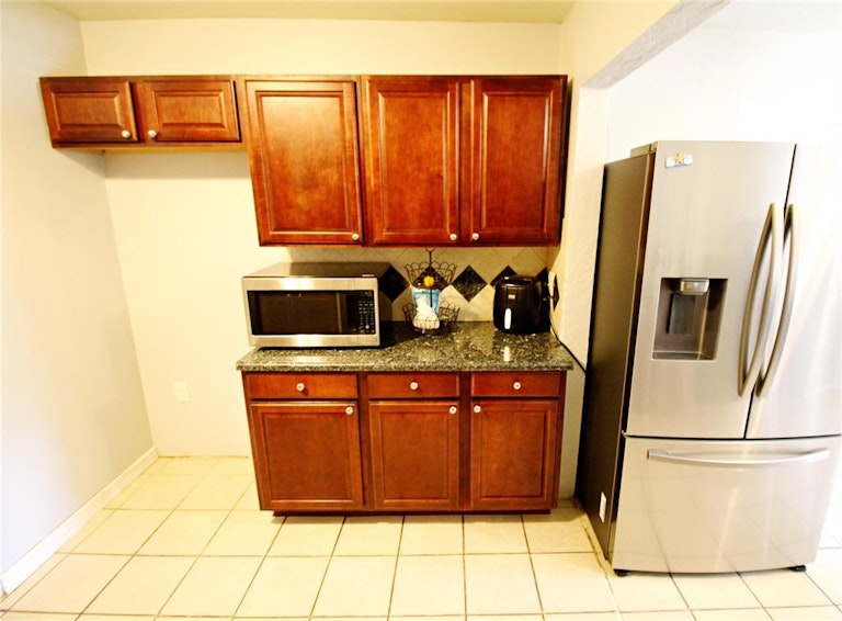 Photo 21 of 39 - 6539 Greenspan Ave, Dallas, TX 75232