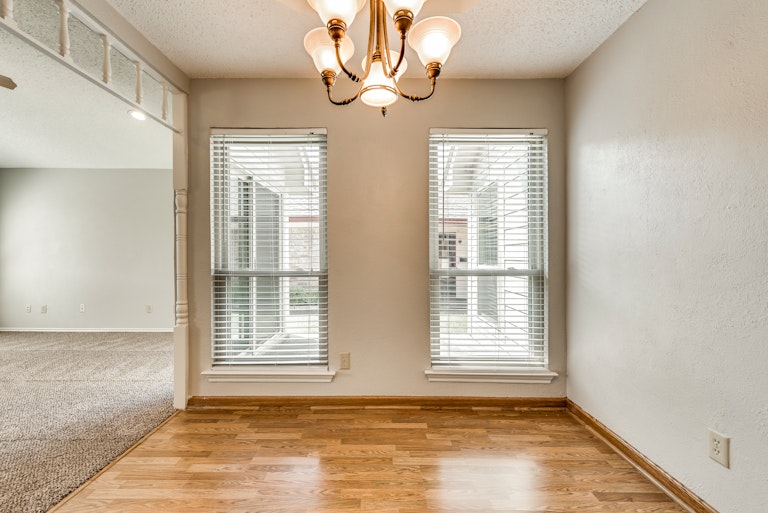 Photo 11 of 30 - 301 Conger Dr, Mesquite, TX 75149