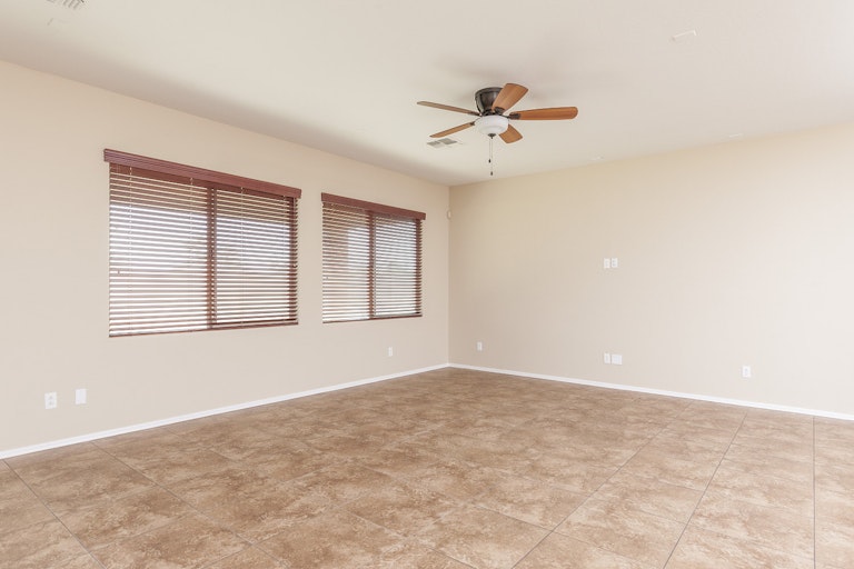 Photo 6 of 25 - 5613 W Kowalsky Ln, Phoenix, AZ 85339