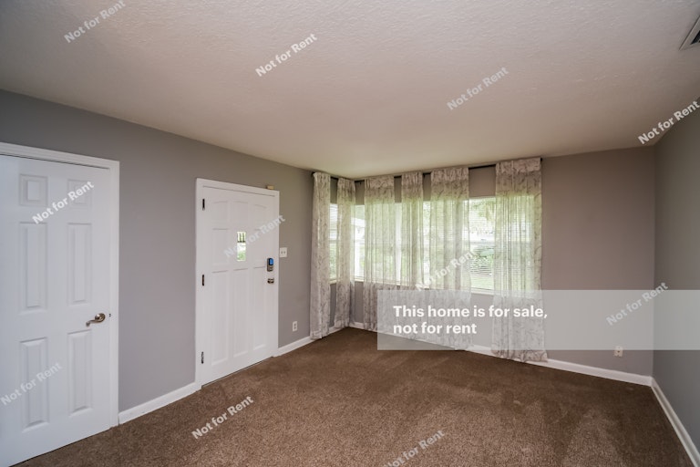 Photo 16 of 27 - 8858 Atter Ln, Jacksonville, FL 32216