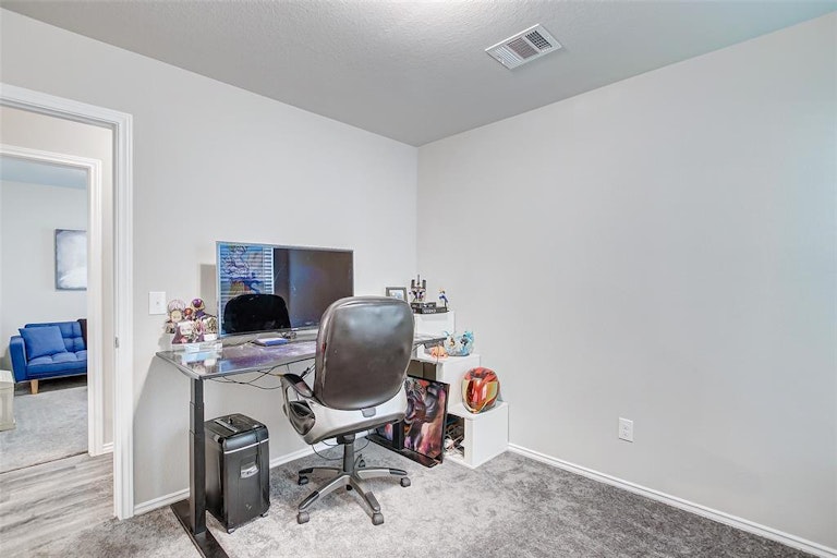 Photo 11 of 42 - 23330 Dovetail Colony Ct, Katy, TX 77493