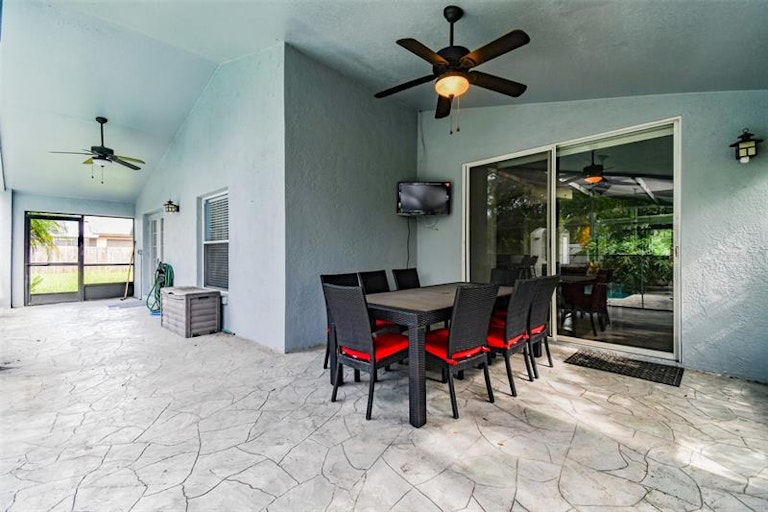 Photo 45 of 59 - 10102 Somersby Dr, Riverview, FL 33578