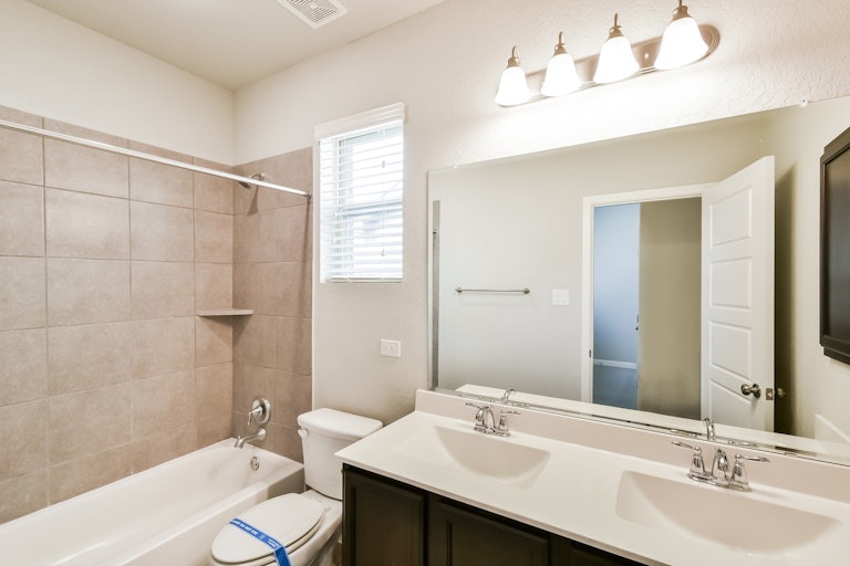 Photo 22 of 25 - 430 Pecan Mdws, New Braunfels, TX 78130