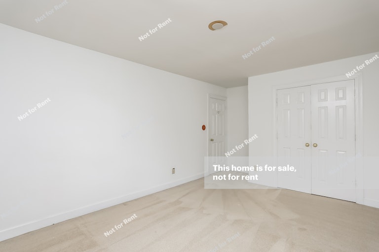 Photo 19 of 24 - 1716 Carrington Dr, Raleigh, NC 27615