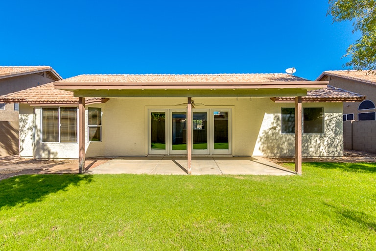 Photo 5 of 22 - 719 W Horseshoe Ave, Gilbert, AZ 85233