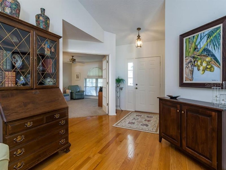 Photo 3 of 25 - 6079 Ravenwood Dr, Sarasota, FL 34243