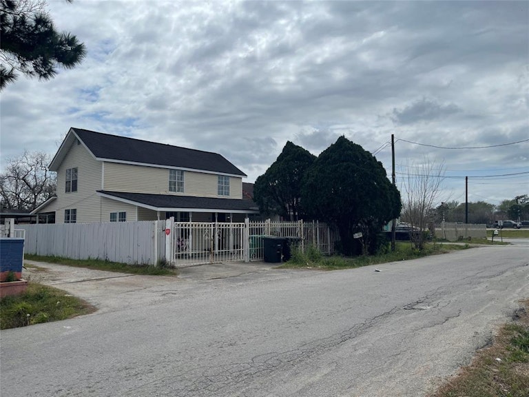Photo 22 of 22 - 7824 Detroit St, Houston, TX 77017