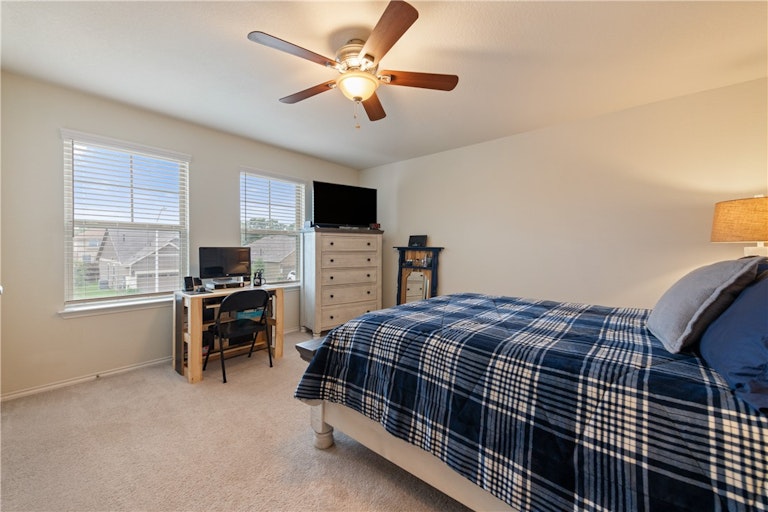 Photo 25 of 37 - 1517 Cliffbrake Way, Georgetown, TX 78626