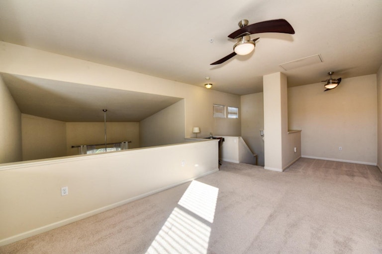 Photo 22 of 40 - 1000 Moon Cir #1026, Folsom, CA 95630
