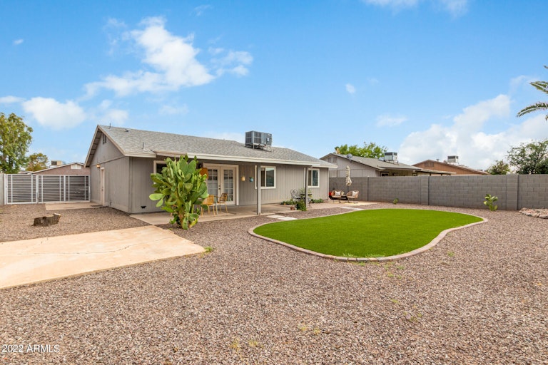 Photo 36 of 42 - 1704 W Loughlin Dr, Chandler, AZ 85224