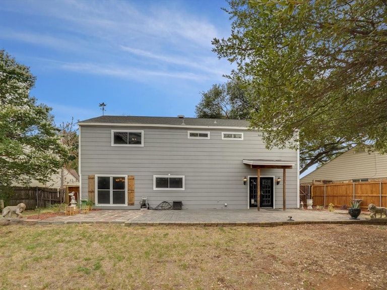 Photo 34 of 38 - 3910 Spring Meadow Ln, Flower Mound, TX 75028