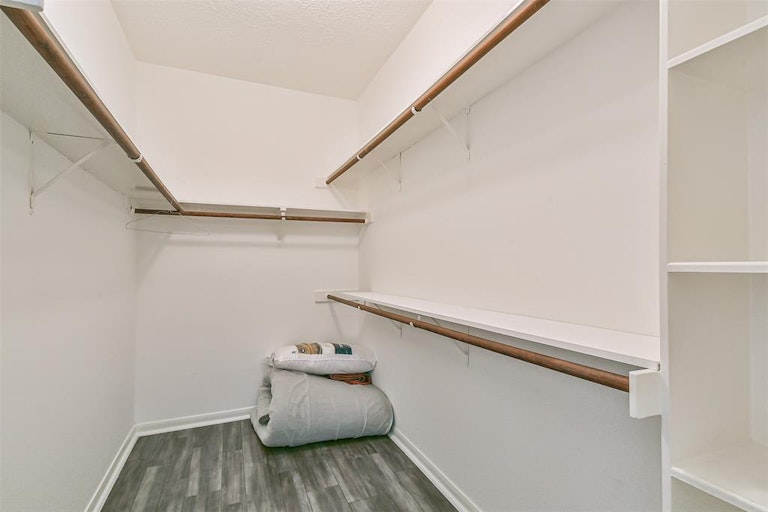 Photo 19 of 34 - 16026 Biscayne Shoals Dr, Friendswood, TX 77546