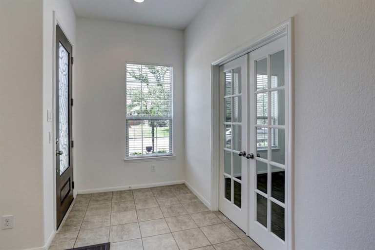Photo 3 of 22 - 9123 Monarch Mist Ln, Houston, TX 77070