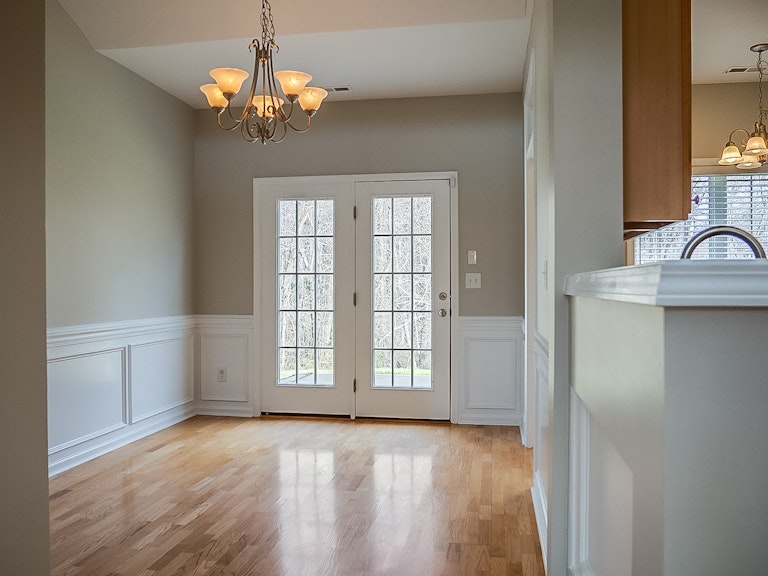 Photo 8 of 27 - 8004 Willowglen Dr, Raleigh, NC 27616
