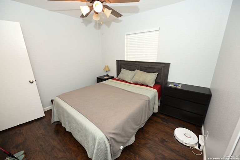 Photo 22 of 33 - 35 Storeywood Dr, San Antonio, TX 78213