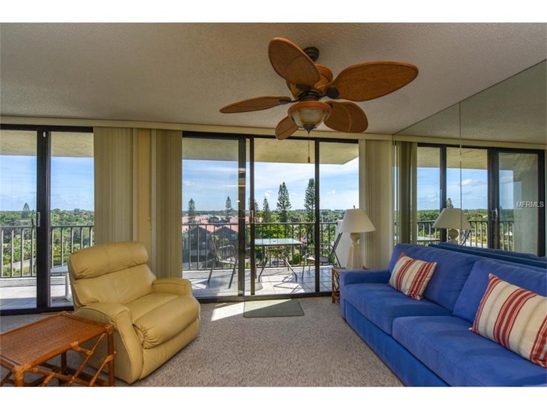Photo 9 of 23 - 1055 Beach Rd Unit B-503, Sarasota, FL 34242
