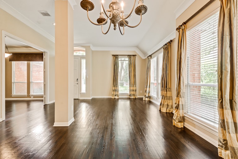 Photo 10 of 27 - 212 Hollywood Dr, Coppell, TX 75019