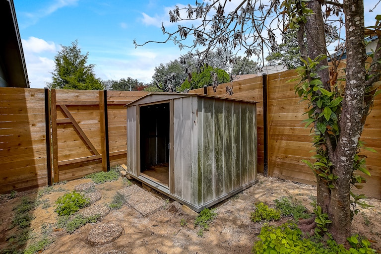 Photo 10 of 50 - 8103 Shiloh Ct, Austin, TX 78745