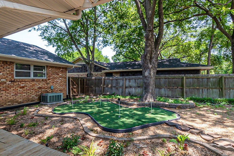 Photo 30 of 30 - 1022 Bardfield Ave, Garland, TX 75041