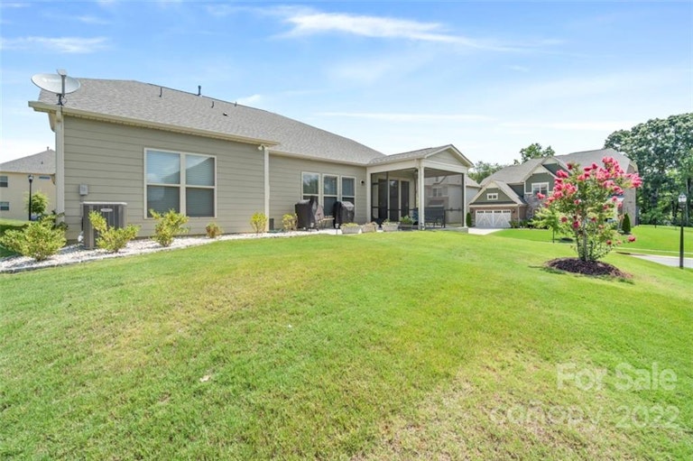 Photo 5 of 48 - 15003 Luna Dr, Charlotte, NC 28278