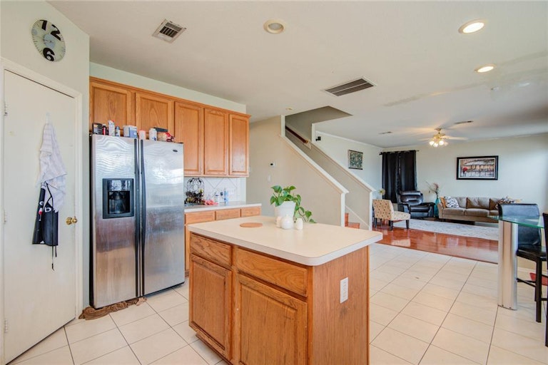 Photo 18 of 50 - 16651 Keegans Ridge Way Dr, Houston, TX 77083