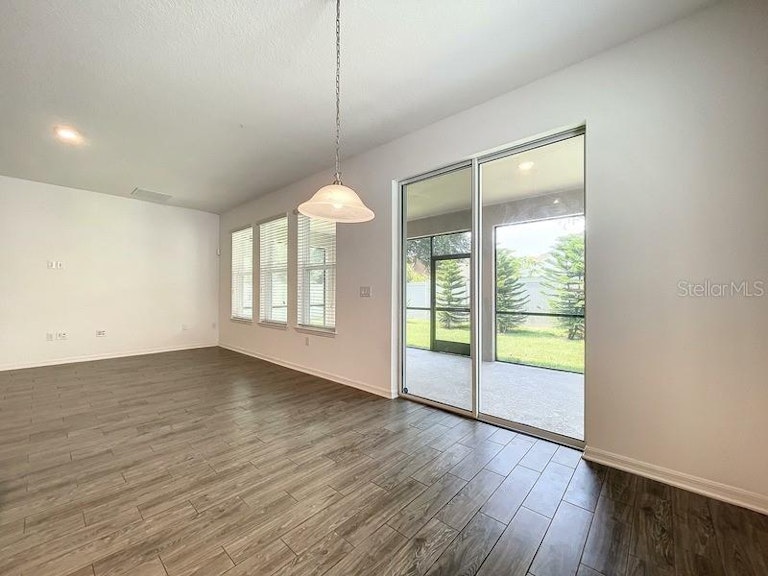 Photo 14 of 37 - 10639 Cardera Dr, Riverview, FL 33578