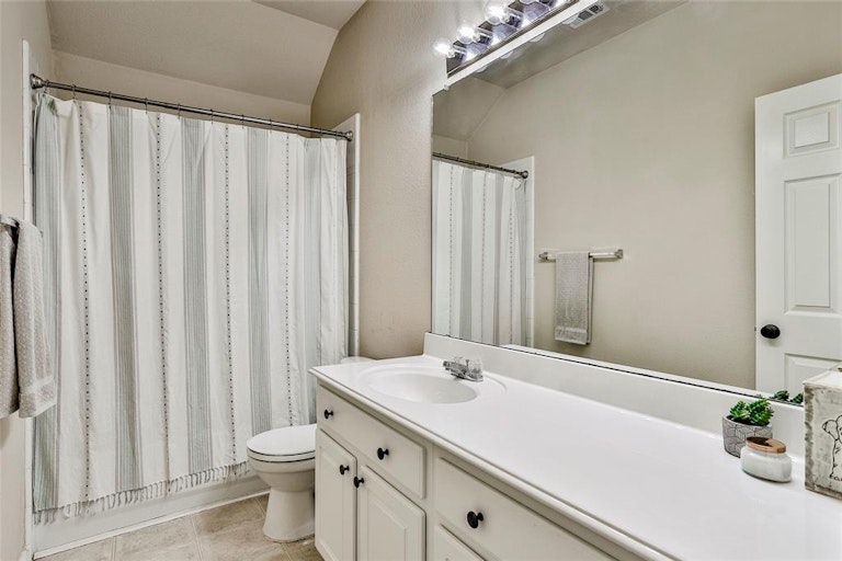 Photo 27 of 32 - 3949 Diamond Ridge Dr, Fort Worth, TX 76244