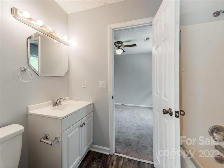 Photo 23 of 38 - 2654 Castle Hill Rd, Gastonia, NC 28052
