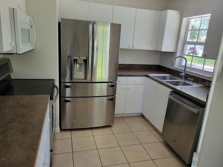 Photo 8 of 12 - 2506 1st Dr E, Palmetto, FL 34221