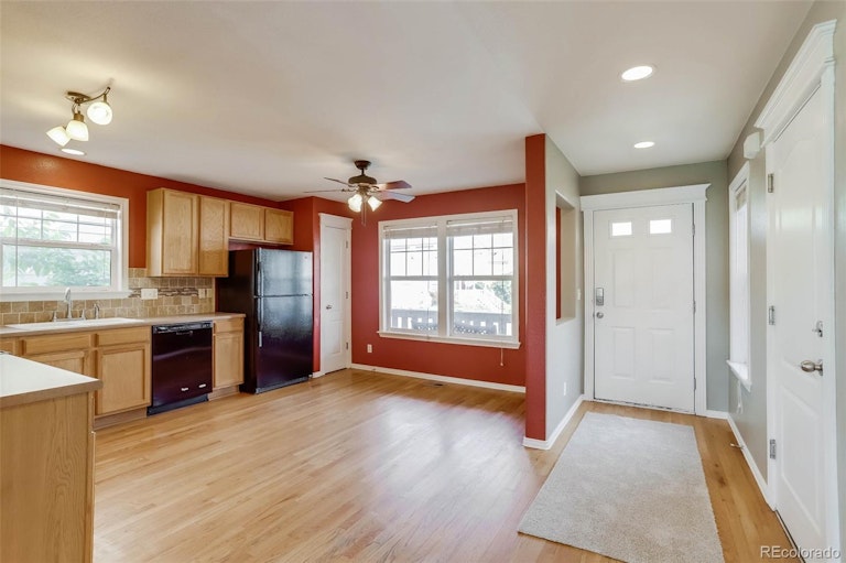 Photo 10 of 40 - 10712 Dayton Way, Commerce City, CO 80640