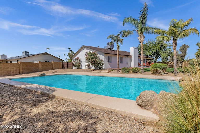 Photo 3 of 36 - 12423 N 37th Pl, Phoenix, AZ 85032
